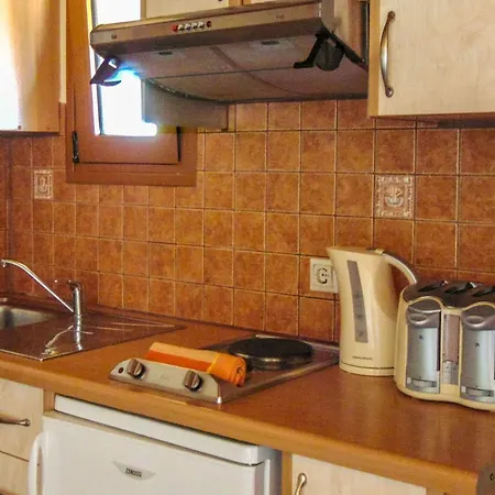 Eleni Apartment *